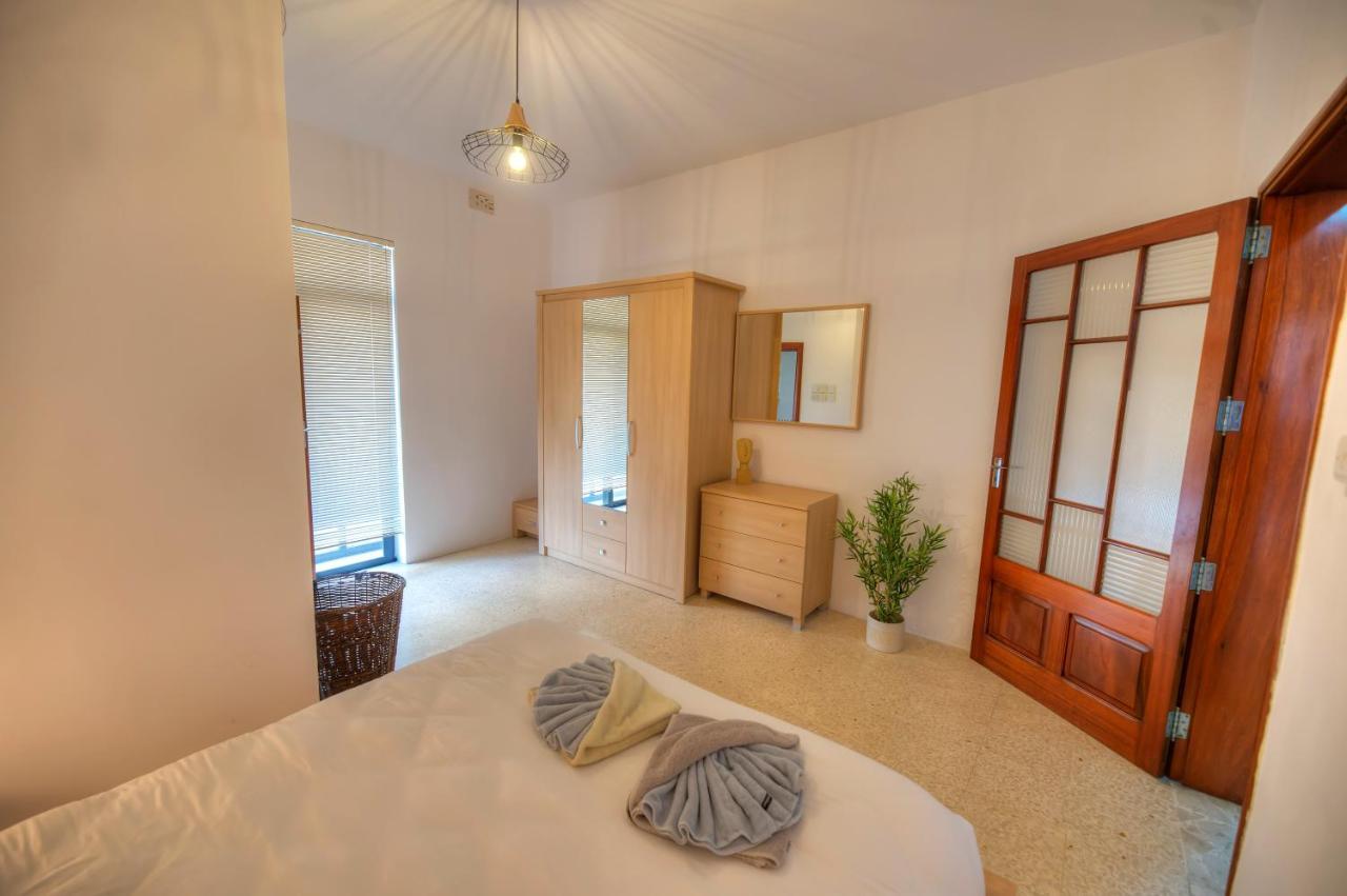 Enormous 3Bedrooms Seafront With Balcony Pdeh1-1 Sliema Kültér fotó