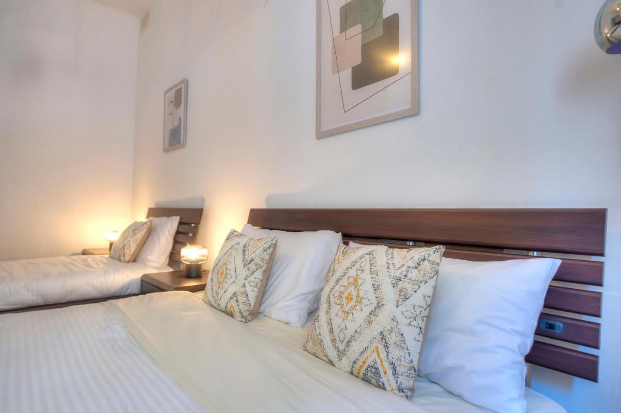 Enormous 3Bedrooms Seafront With Balcony Pdeh1-1 Sliema Kültér fotó
